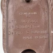Patères design Carlo Bartoli Con and Con Italie années 70 plastique brun (s