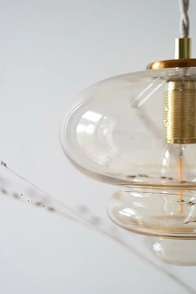 Amber suspension globe