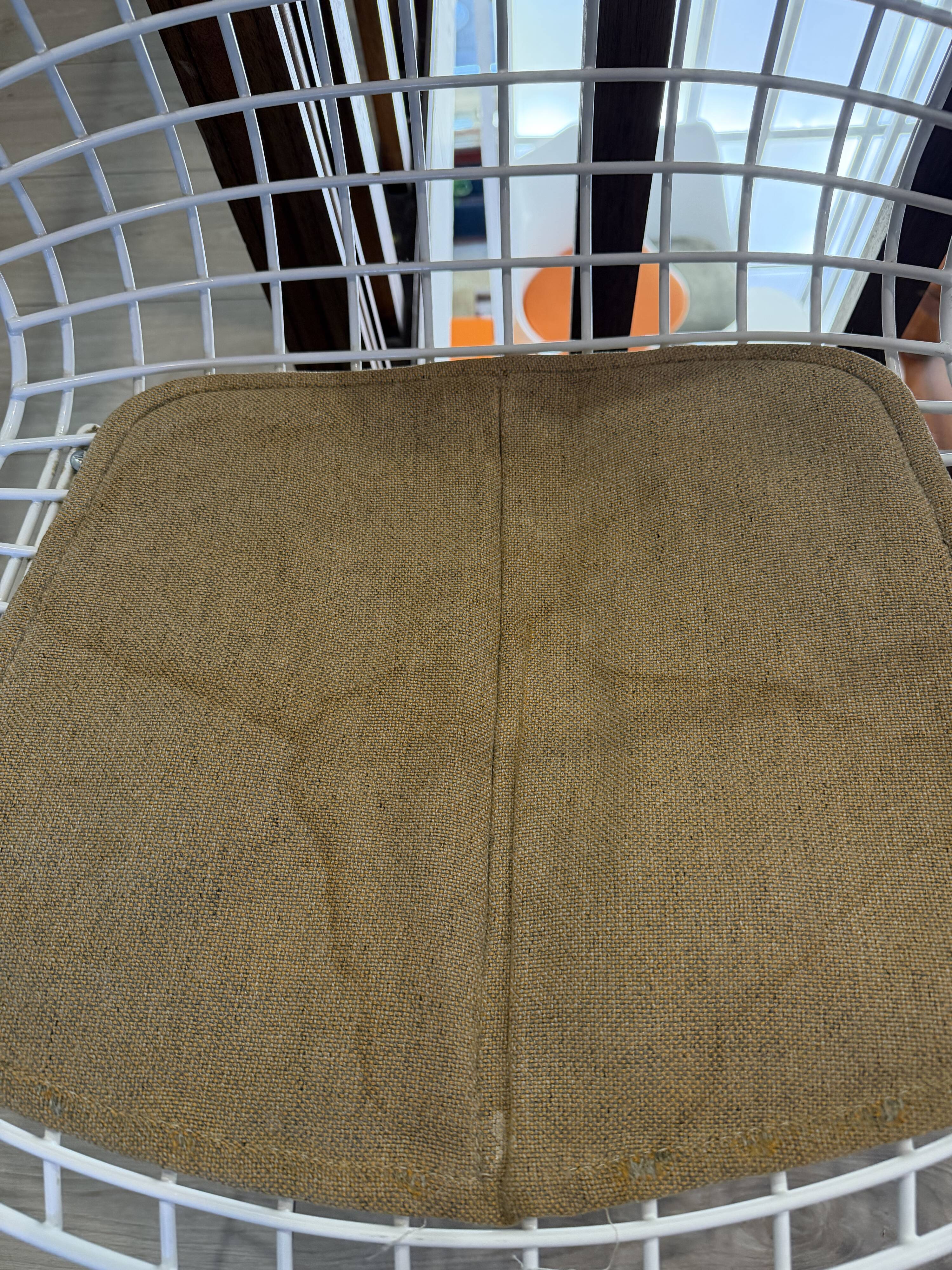 Harry BERTOIA (1915-1978) for KNOLL INTERNATIONAL, publisher. 4 Chairs