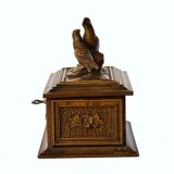 Coffret boite bois sculpté fleur feuillage 2 oiseaux forêt noire avec clef ancien