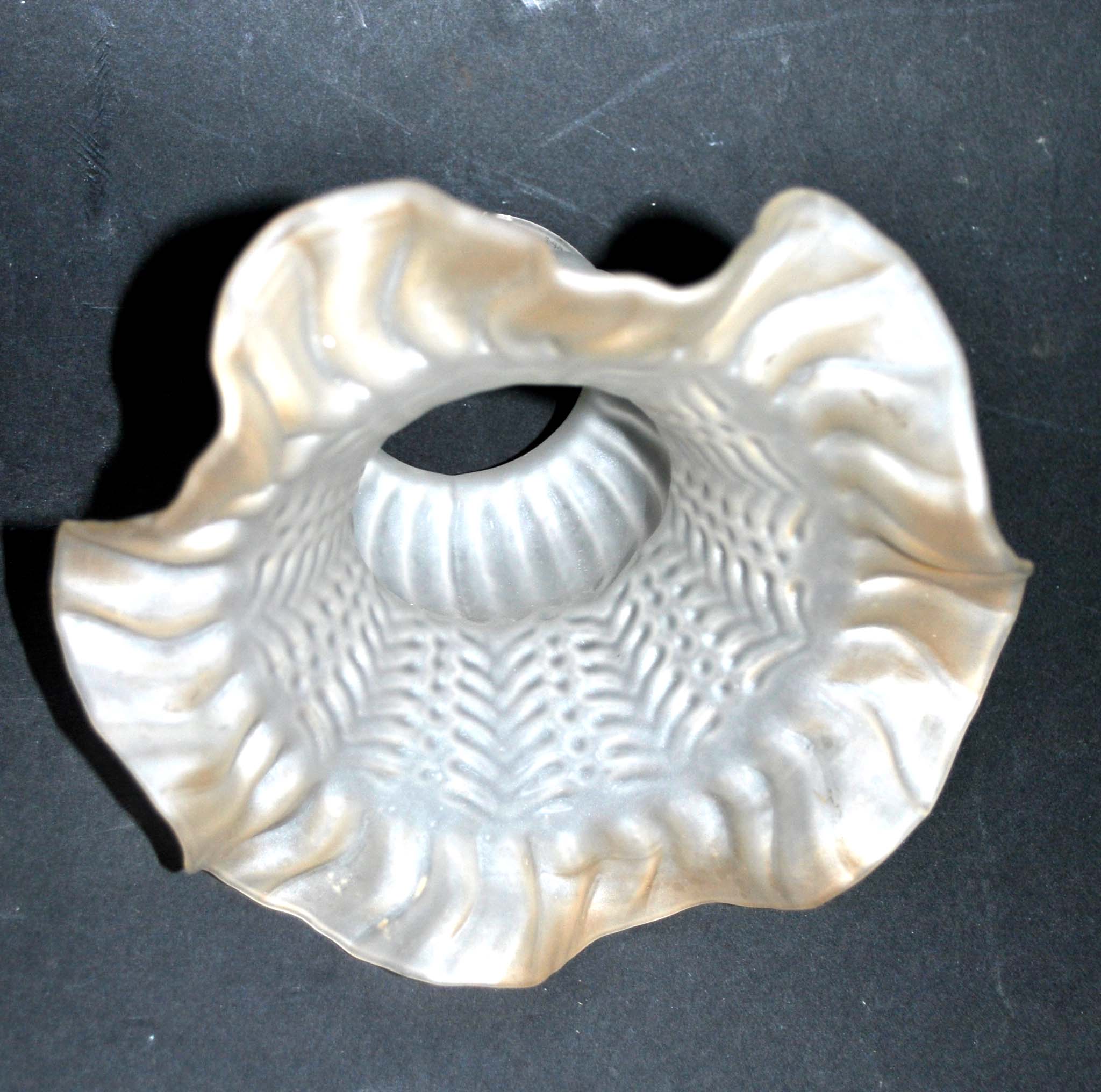 Lamp glass ART DECO - tulip cup in frosted glass molded basketry
