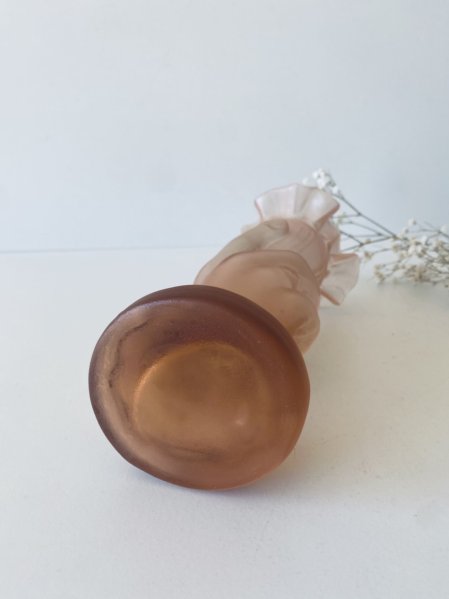 Vase Art deco en verre dépoli rose