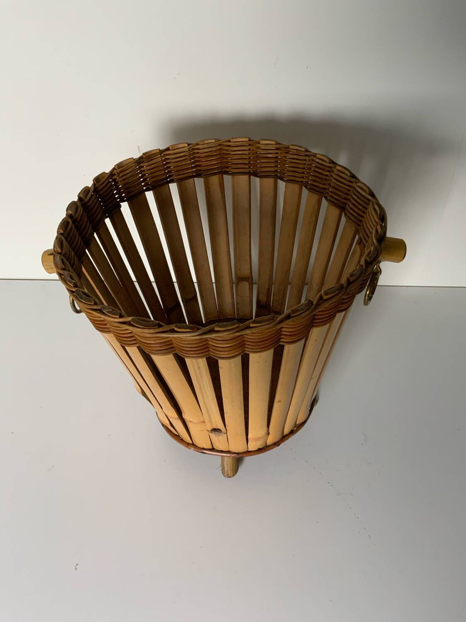 Cache pot en rotin