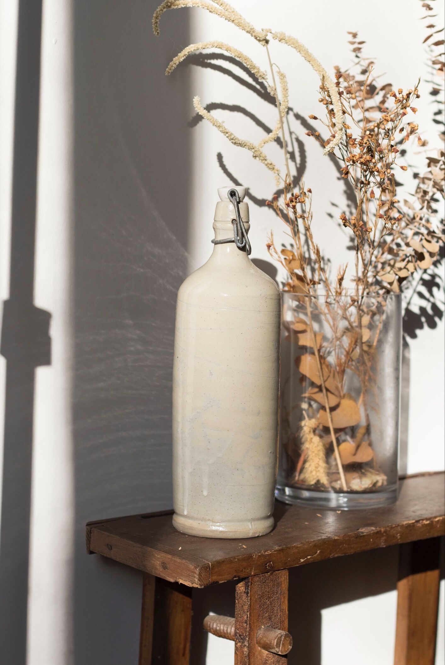 Bottle of enamelled stoneware hot water bottle