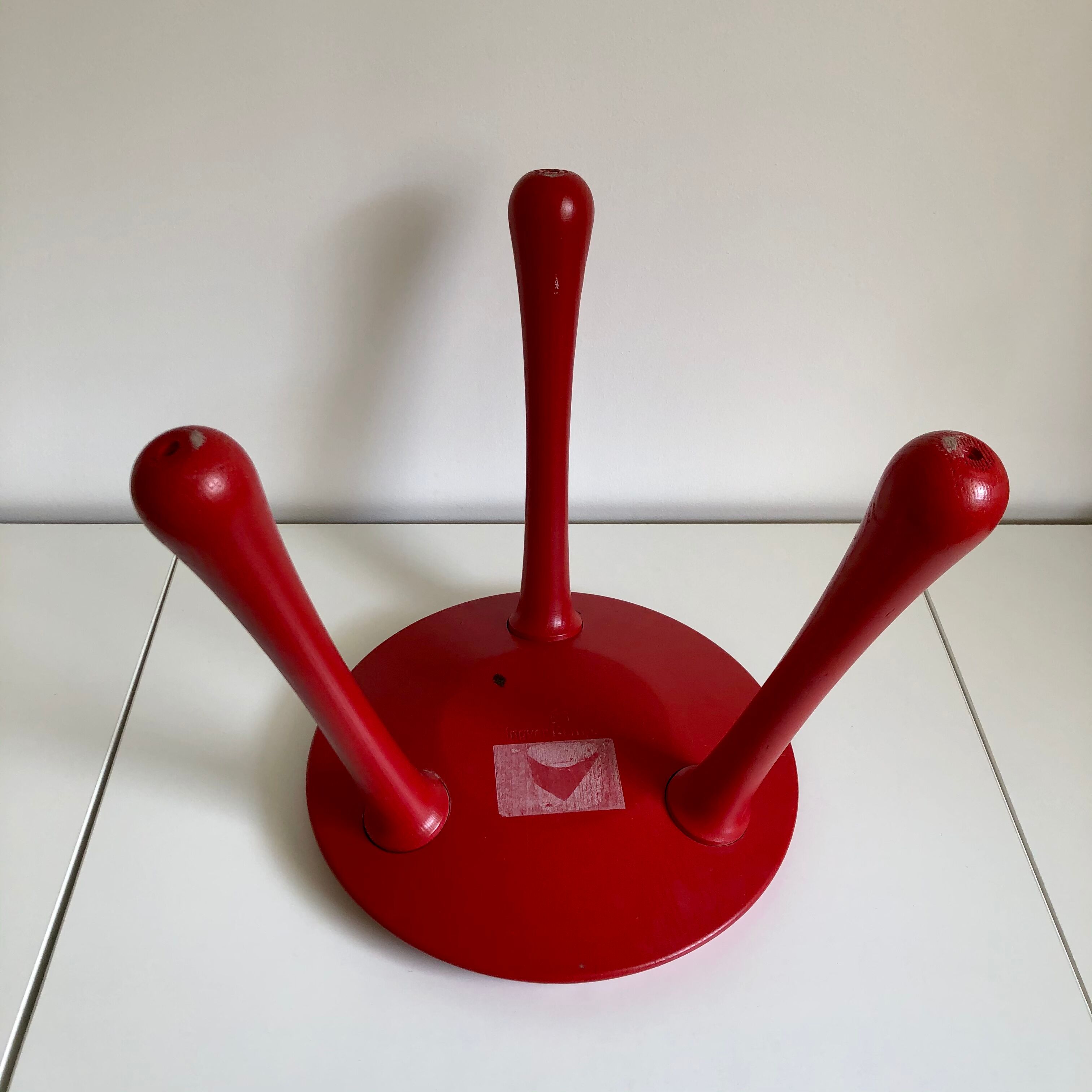 Ingvar Kamprad red lading tripod tripod, 2004