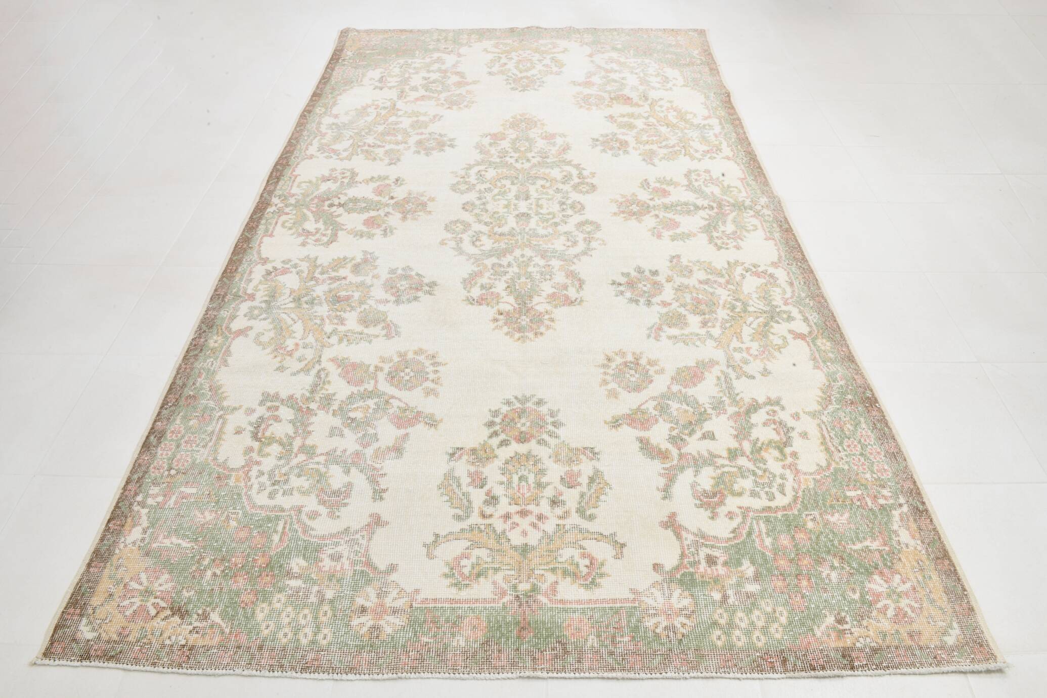 6x11 Beige & Cream Oriental Floral Pattern Vintage Rug, 189x329Cm