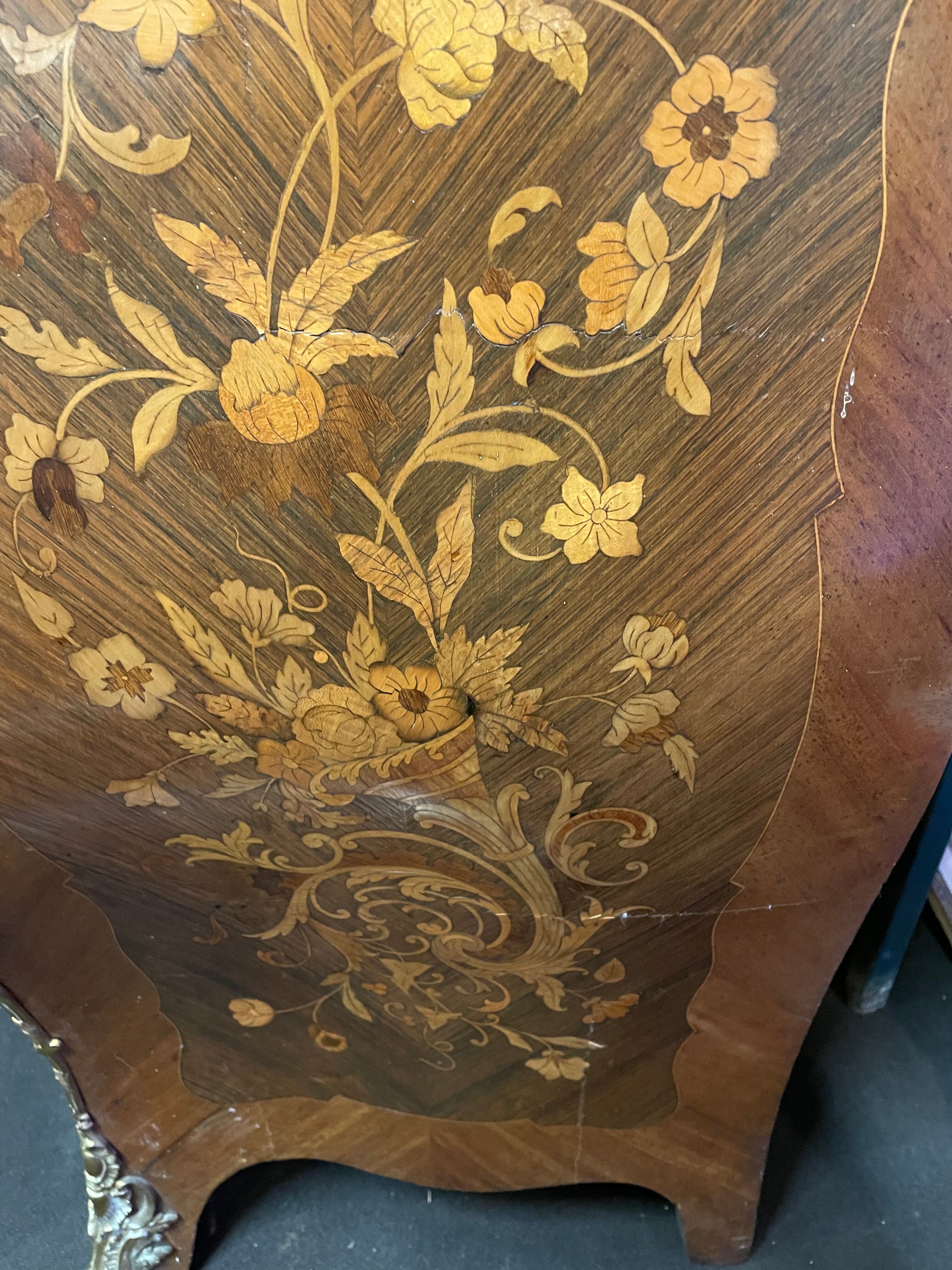 Tomb Chest of Drawers