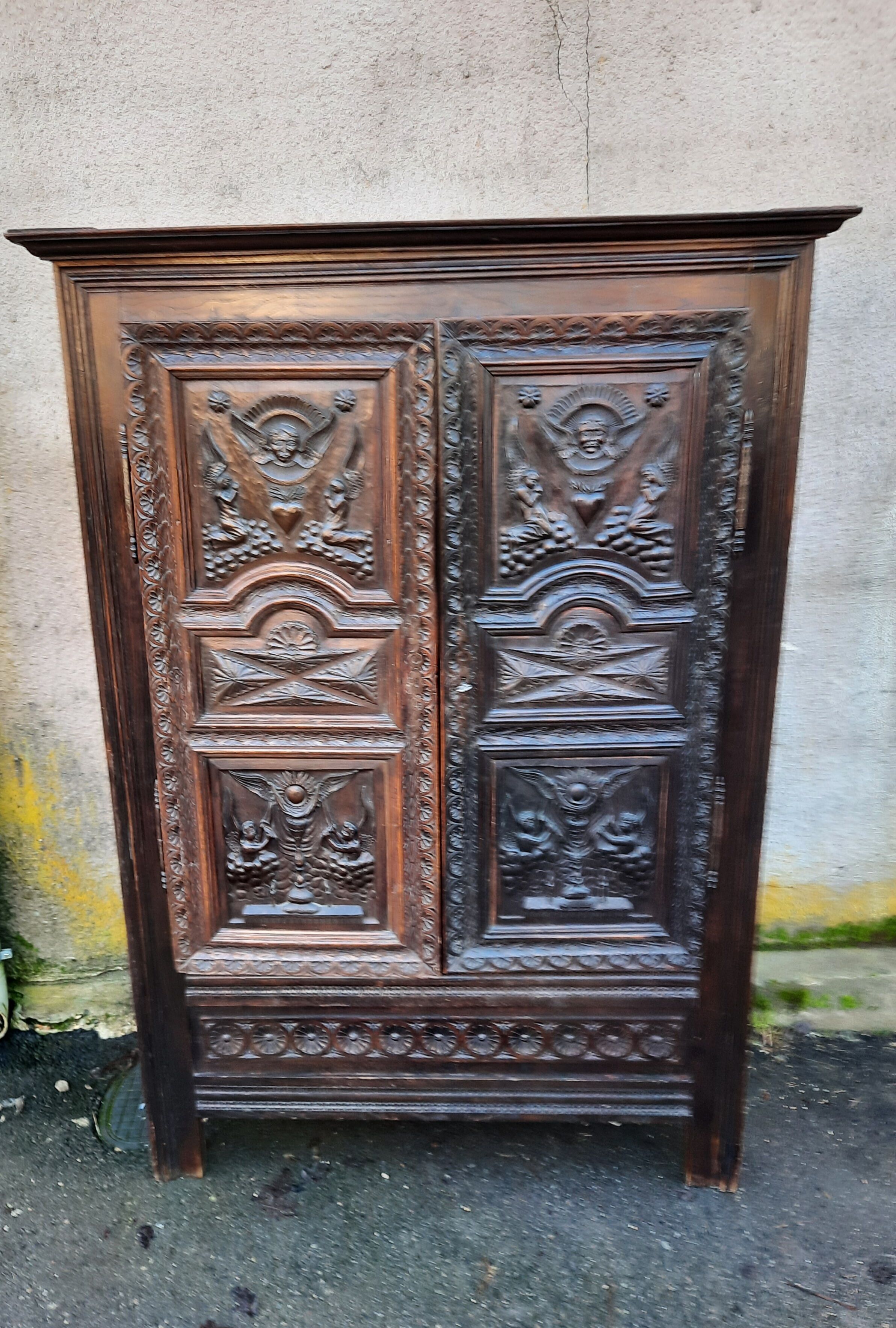 Armoire bretonne du pays de Léon du 19 ème siècle