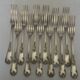 Lot de 12 fourchettes en métal argenté saint medard.