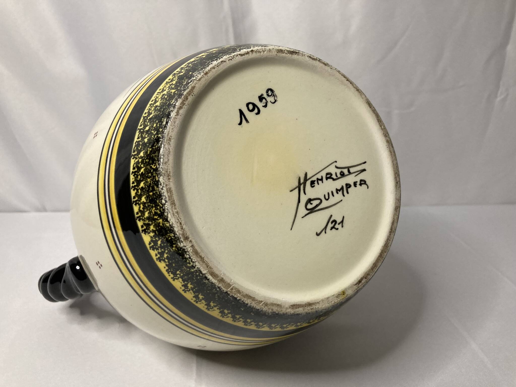 Quimper henriot, pot-bellied vase with twisted handles 1959