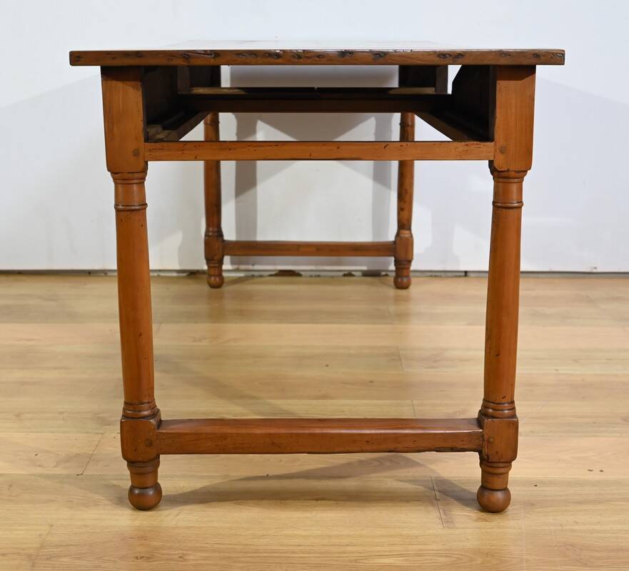 Property Farm Table in Cherry, Louis XIV style – Early 19th century