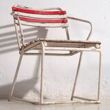 Anciennes chaises empilables d’extérieur (vers 1920). Ensemble de 2 pièces