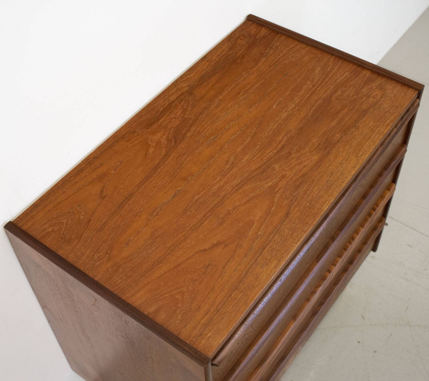 Commode danoise en teck par Hanbjerg, années 1960