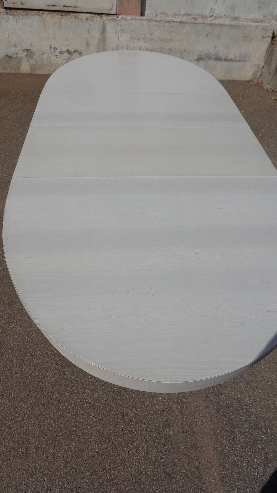 White oval Baumann table