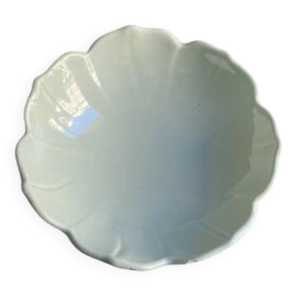 flower-shaped plate