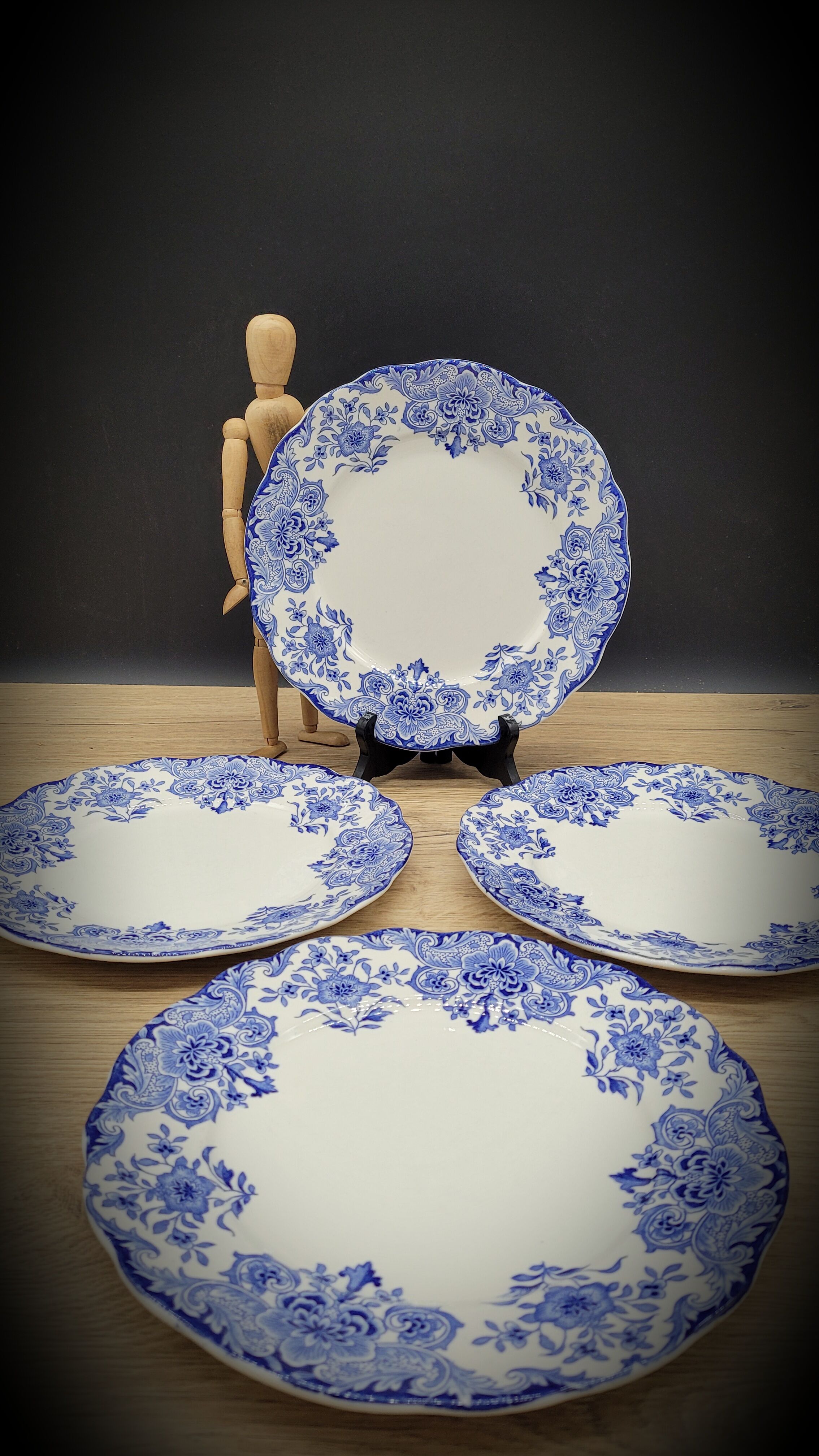 Set 4 flat plates Dordrecht