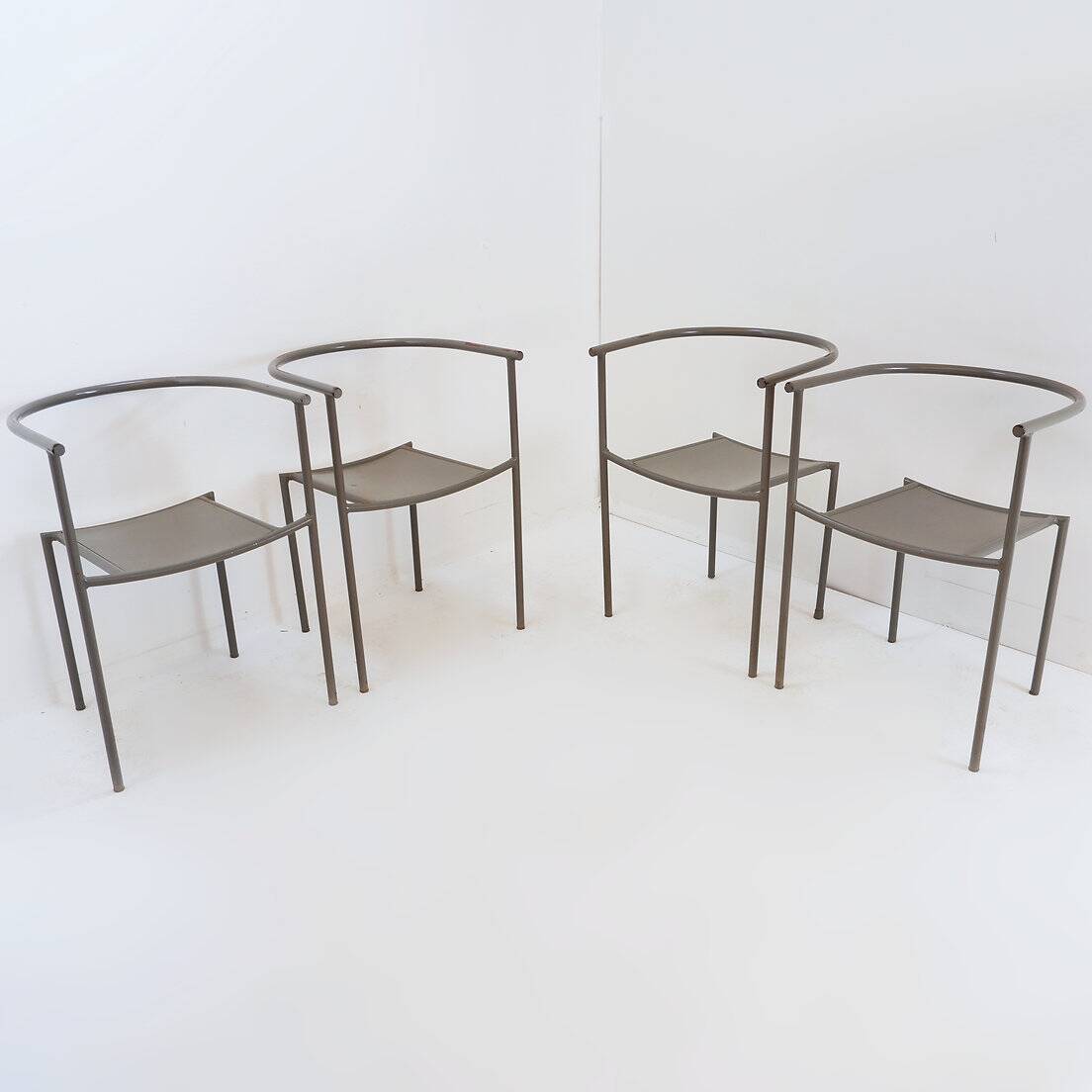 Set of 4 gray metal chairs in the style of Starck's "Von Vogelsans" model