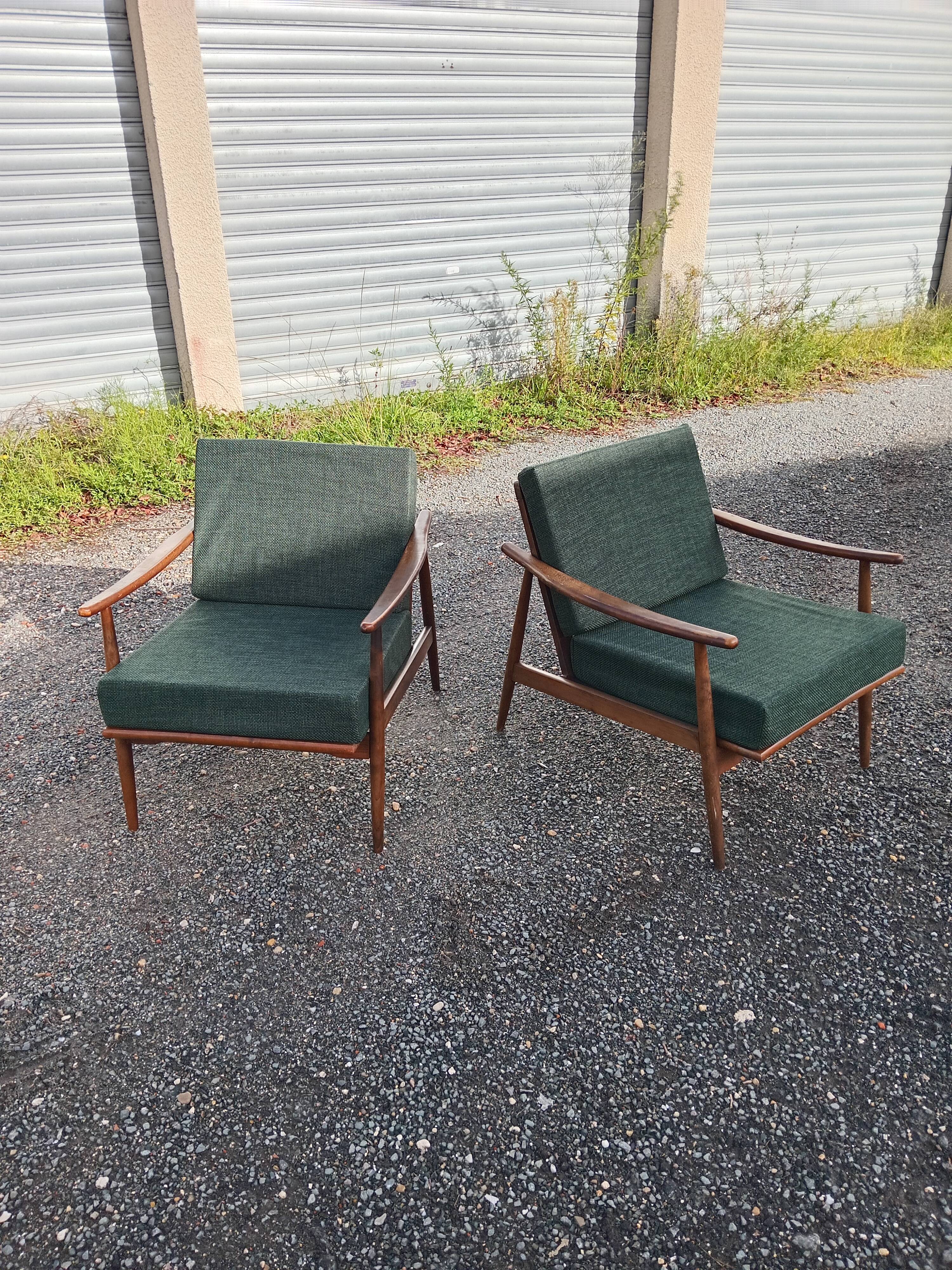 Paire de fauteuils boomerang, années 70