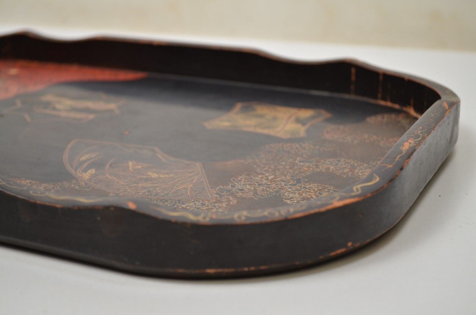 Japan - Antique lacquered wooden top