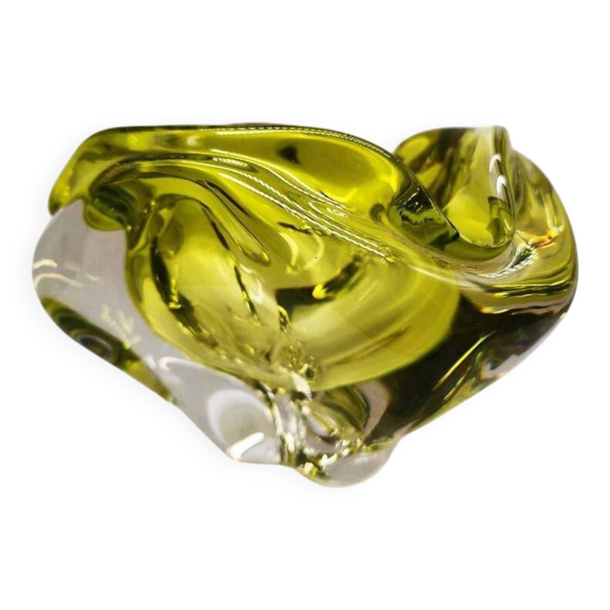 1950s large triangular ashtray - centerpiece or catch-all in Murano glass by Flavio Poli. Made in Italy. 20 x 17 x 13.5 h cm / 2.8 kg.