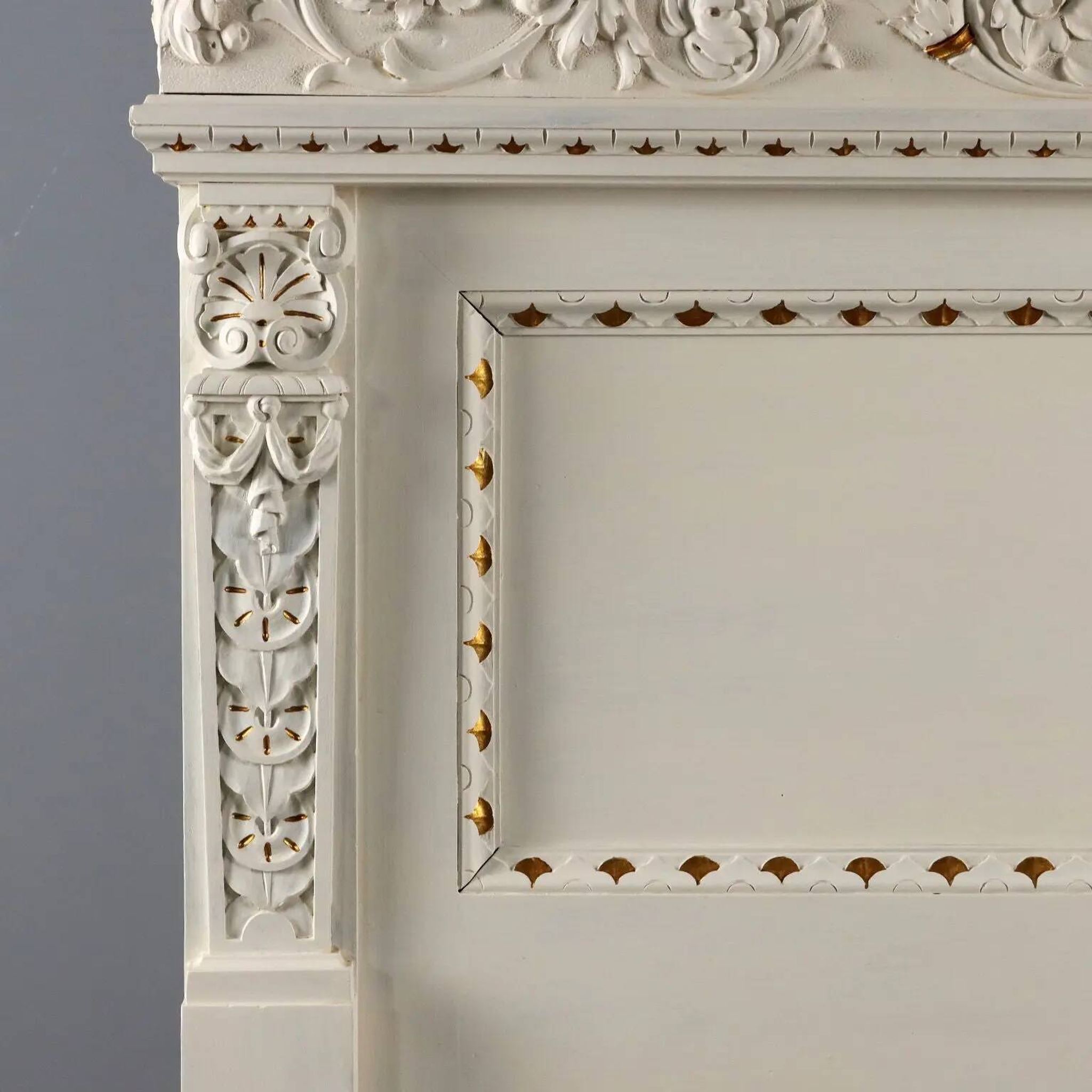 Lit ancien de style néo-Renaissance en peuplier sculpté, XXe siècle