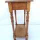 Console ou table d'appoint en bois massir teinté chêne clair