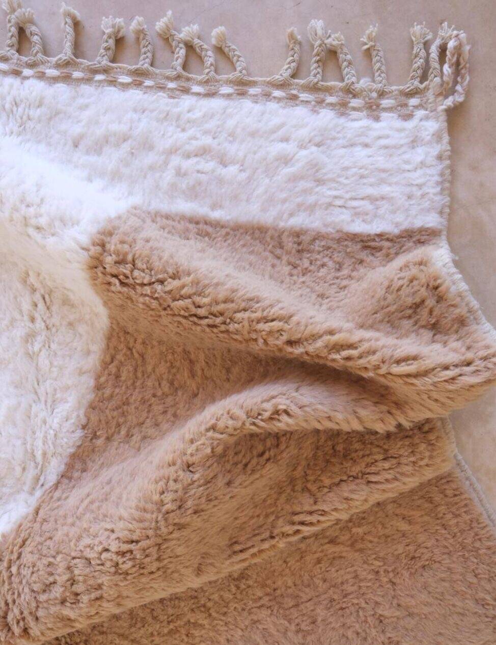 Beige Berber rug in pure wool