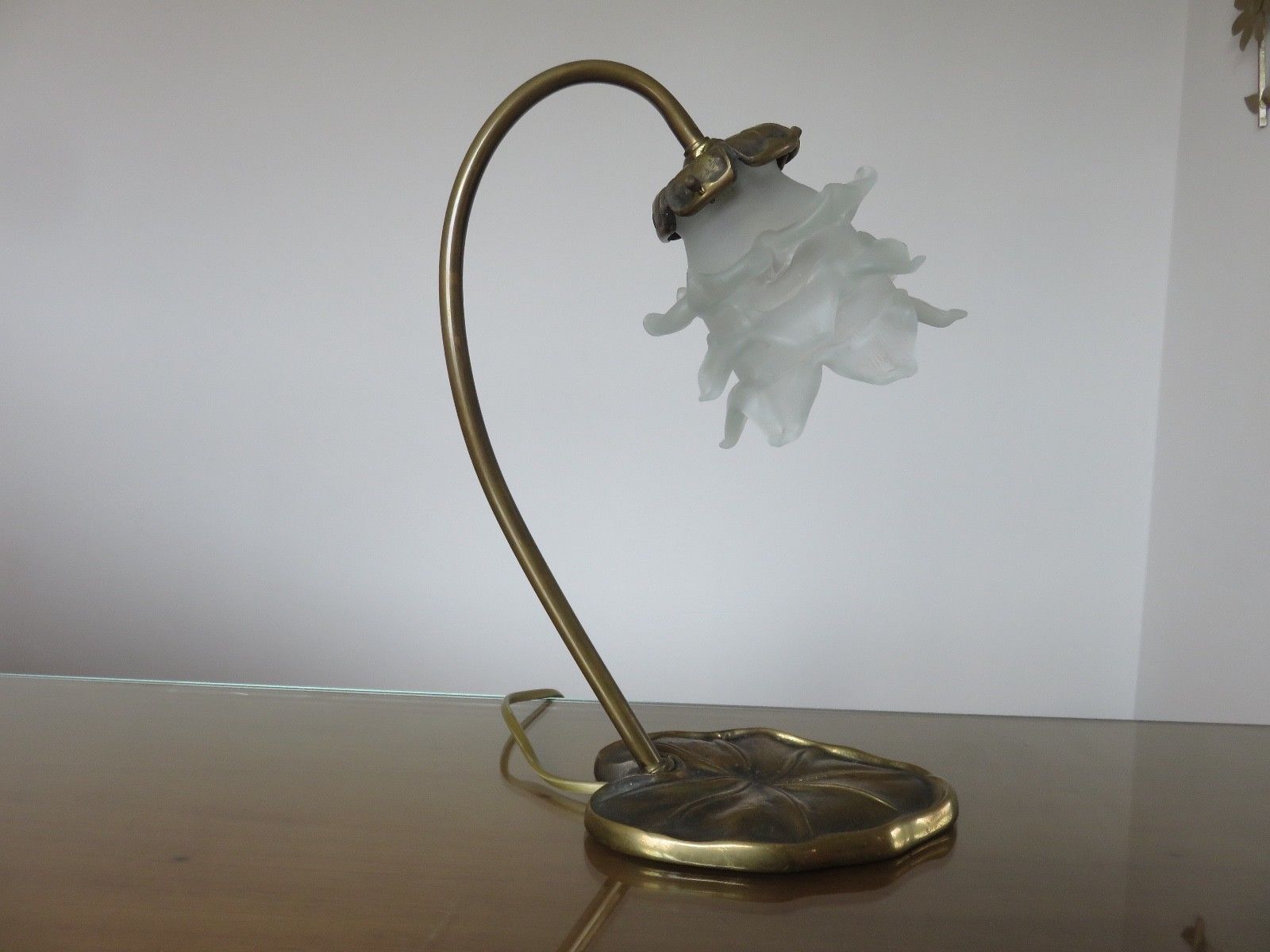 "Water lily" Huguenin bronze art nouveau lamp