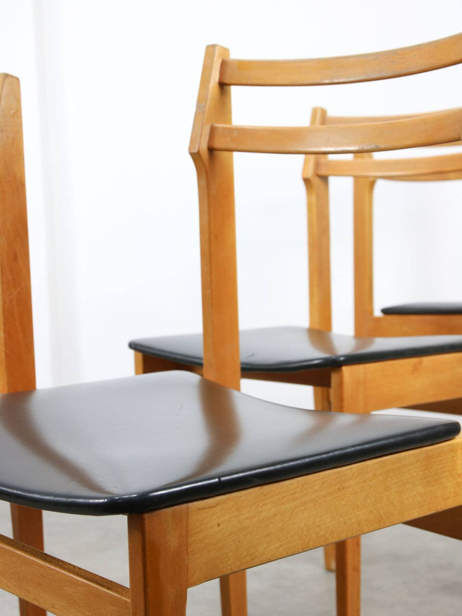 Vintage Chairs in style of Gio Ponti, 1970, set of 4