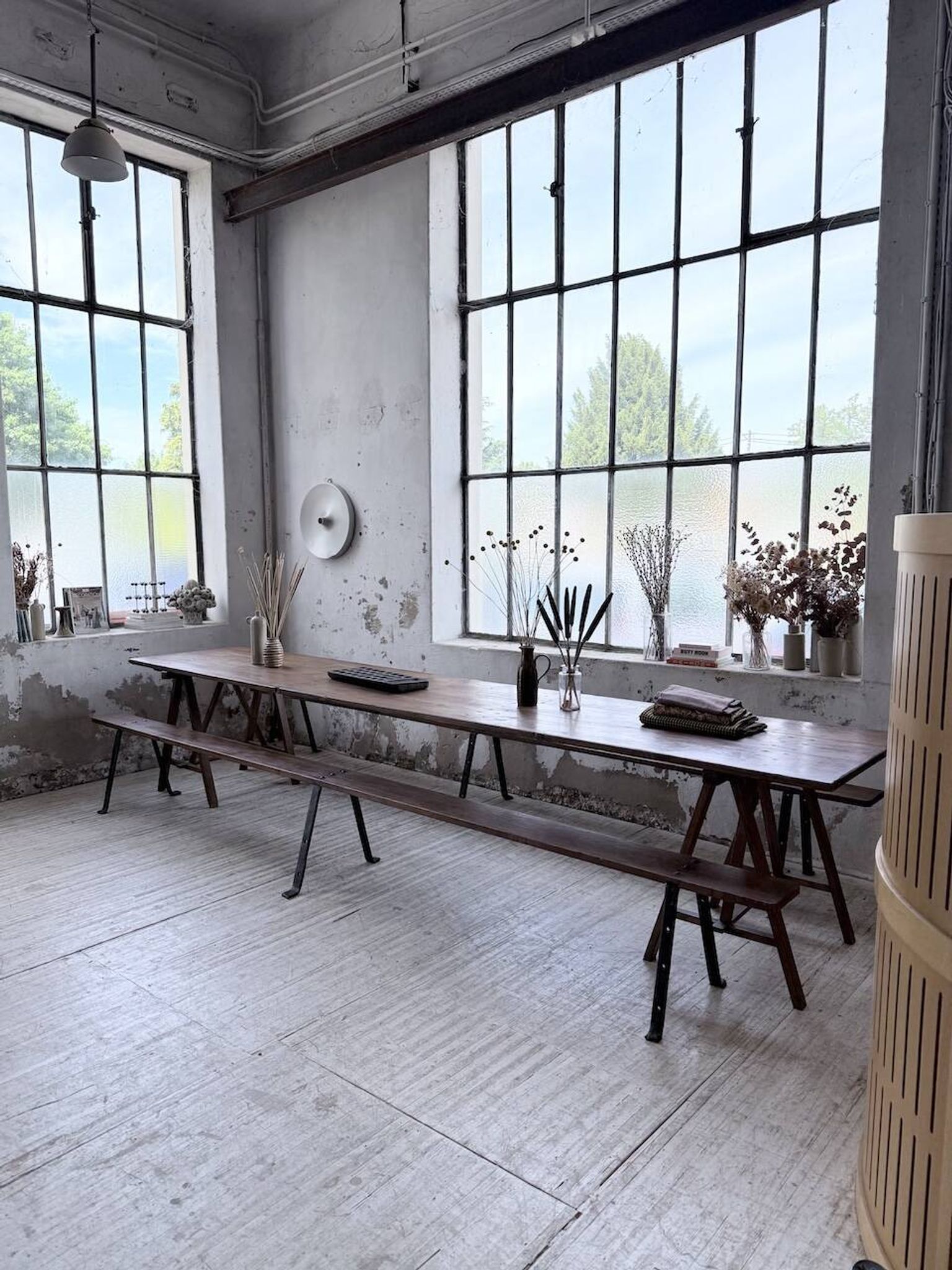 XXL trestle farm table 4m and its benches