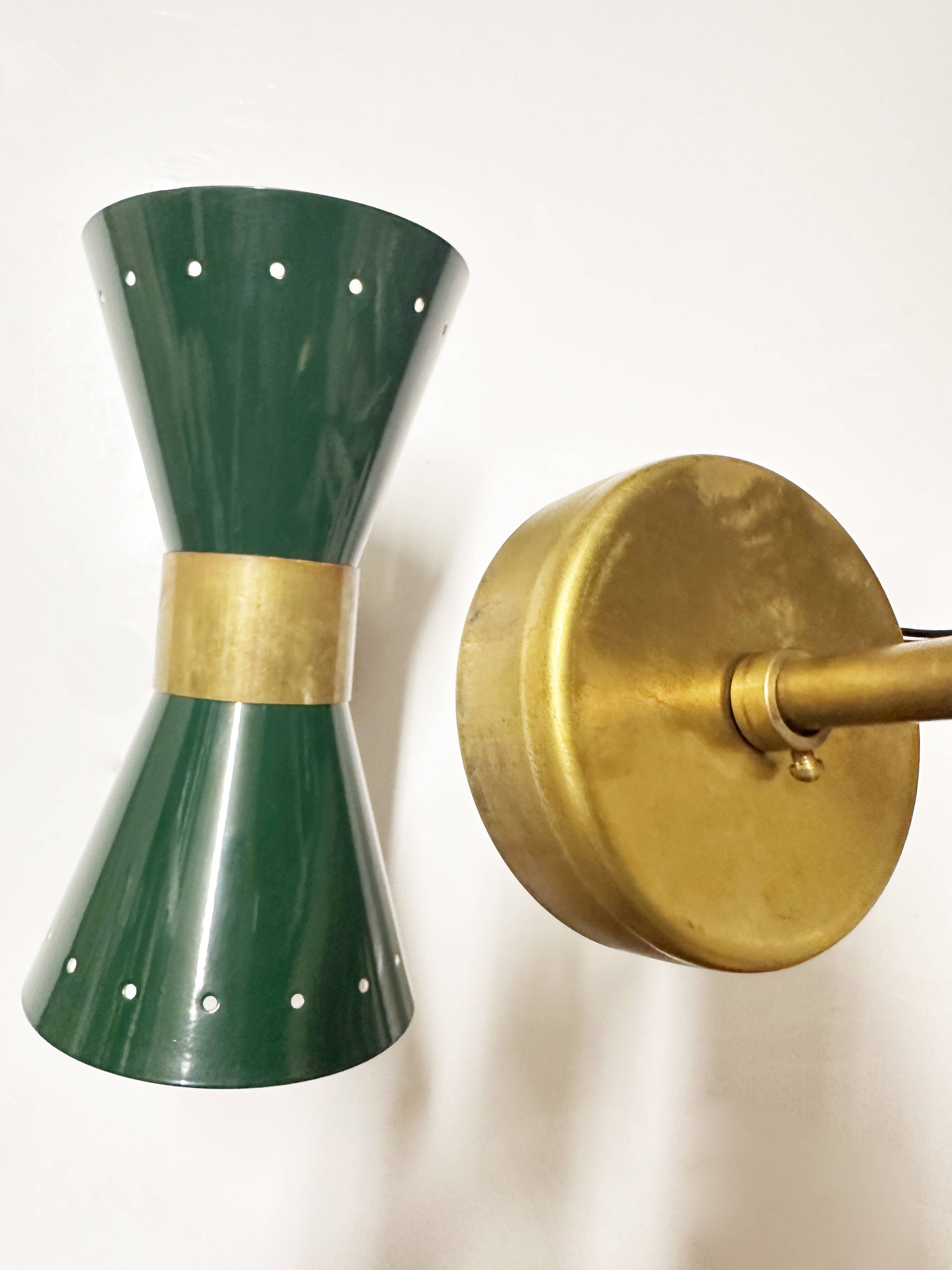 Pair of Italian diabolo wall lights, design 1950.