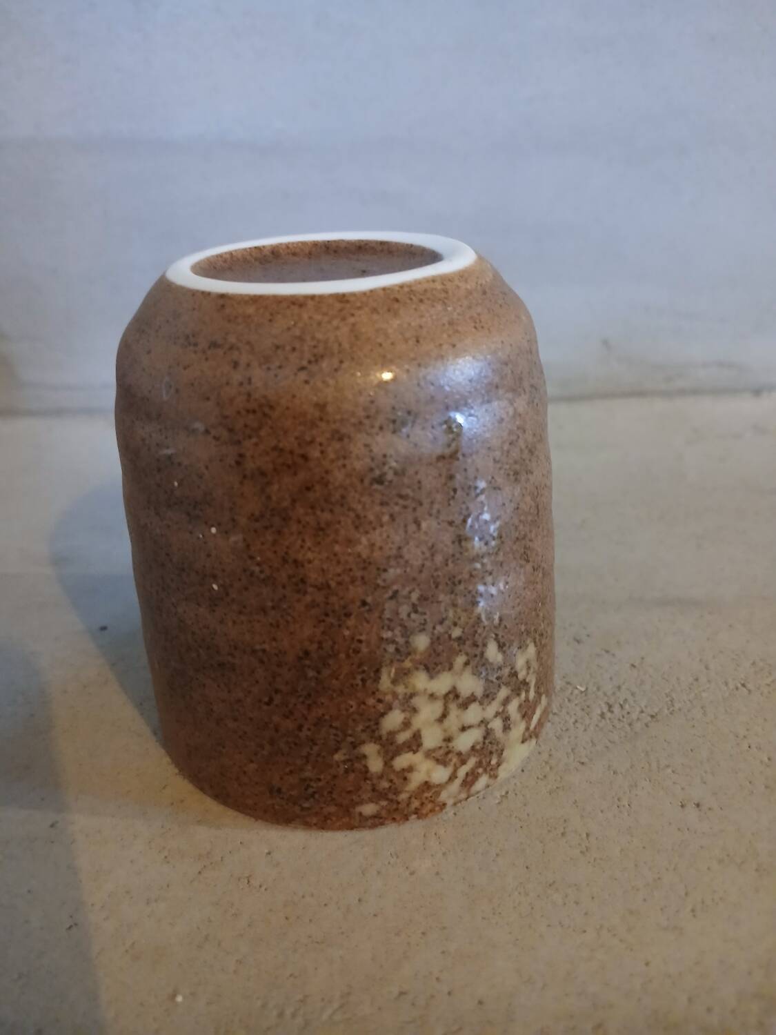 4 stoneware coffee cups