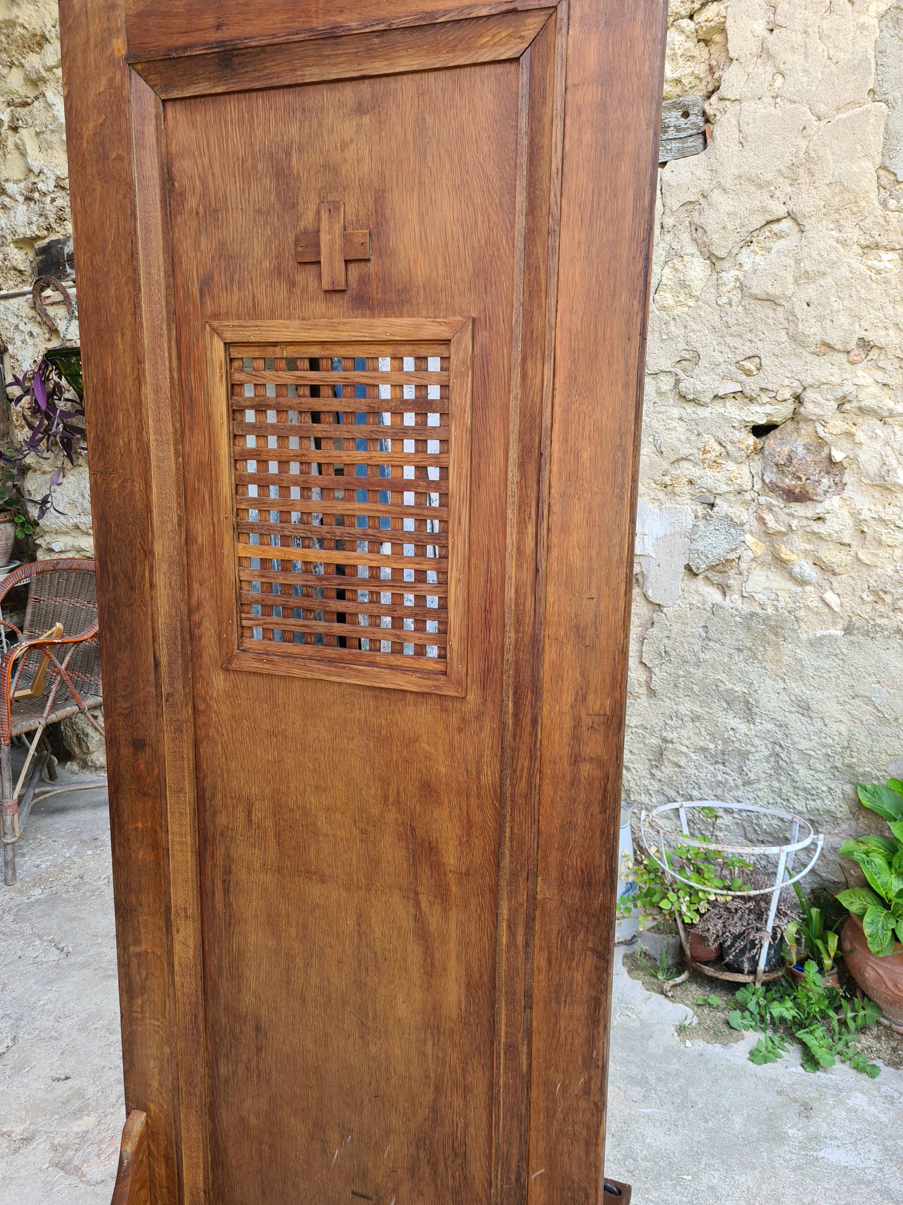 Confessional screen