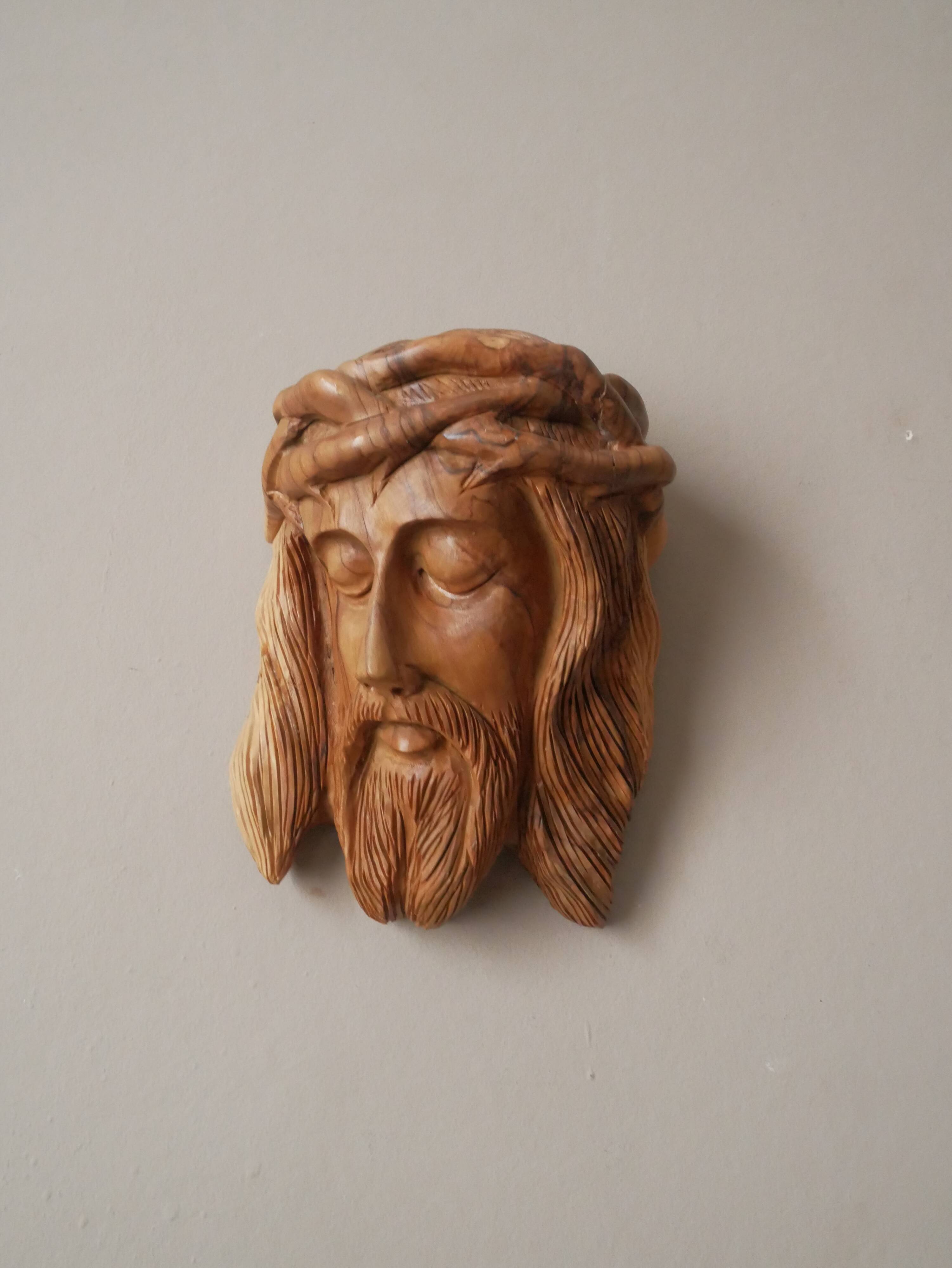 Christ in olive wood sculpture head face handcrafted decoration religious campaign