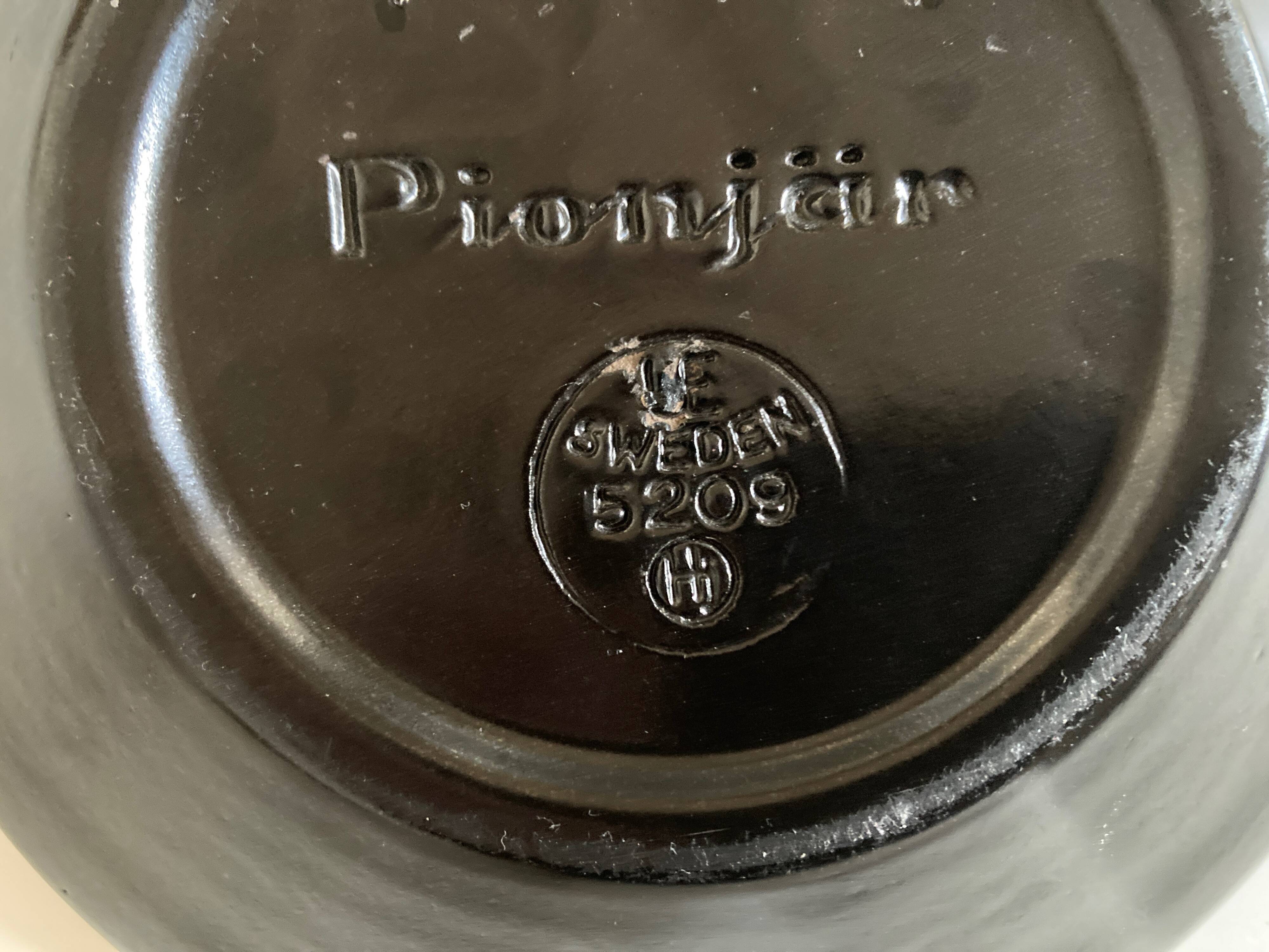 Scandinavian ceramic 1959 incised empty pocket Sweden EU Upsala Ekeby