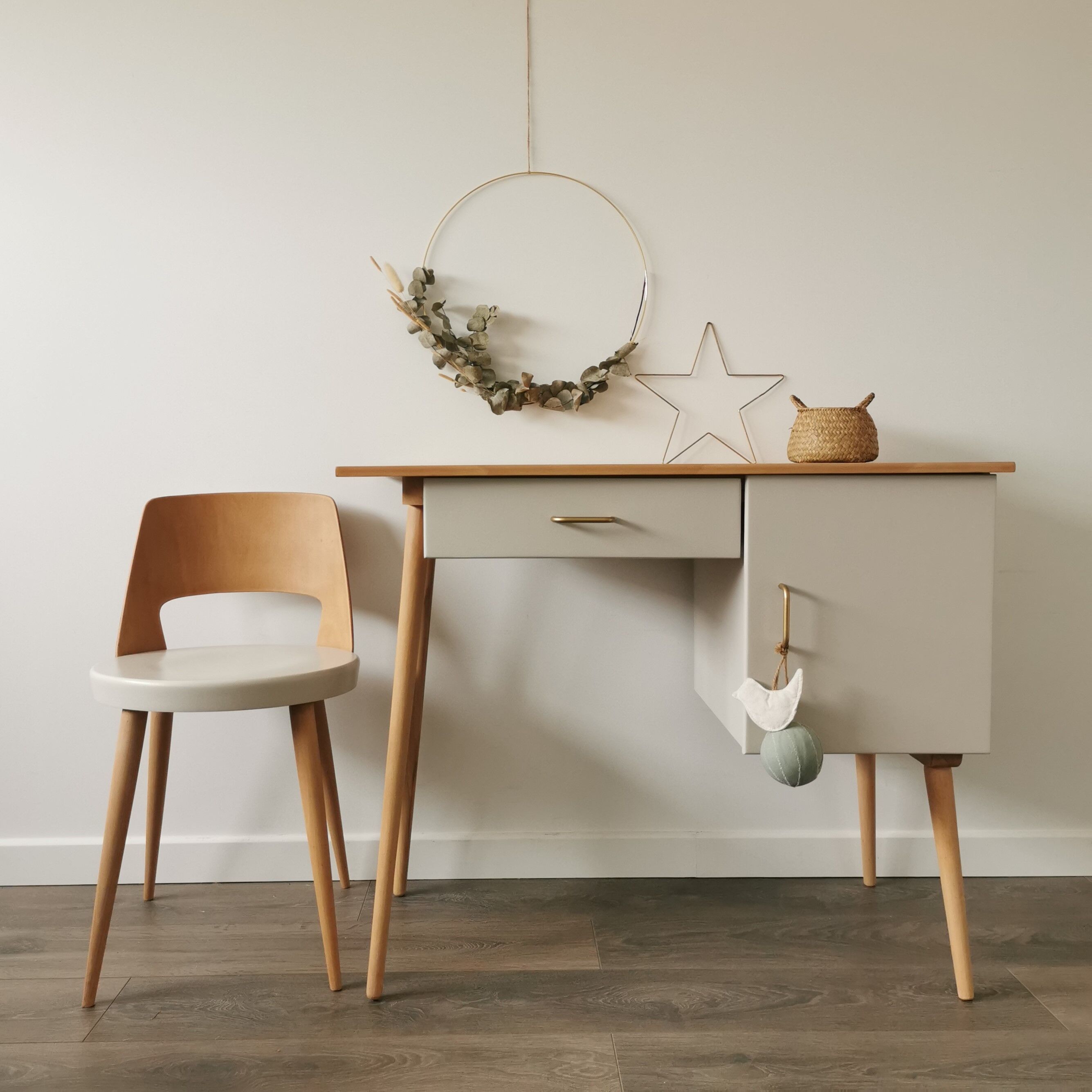 Baumann desk and chair