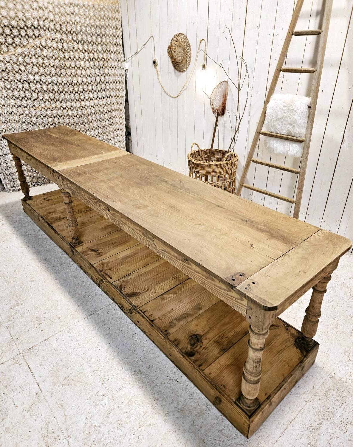 Diva 19th century in 3m draper's table