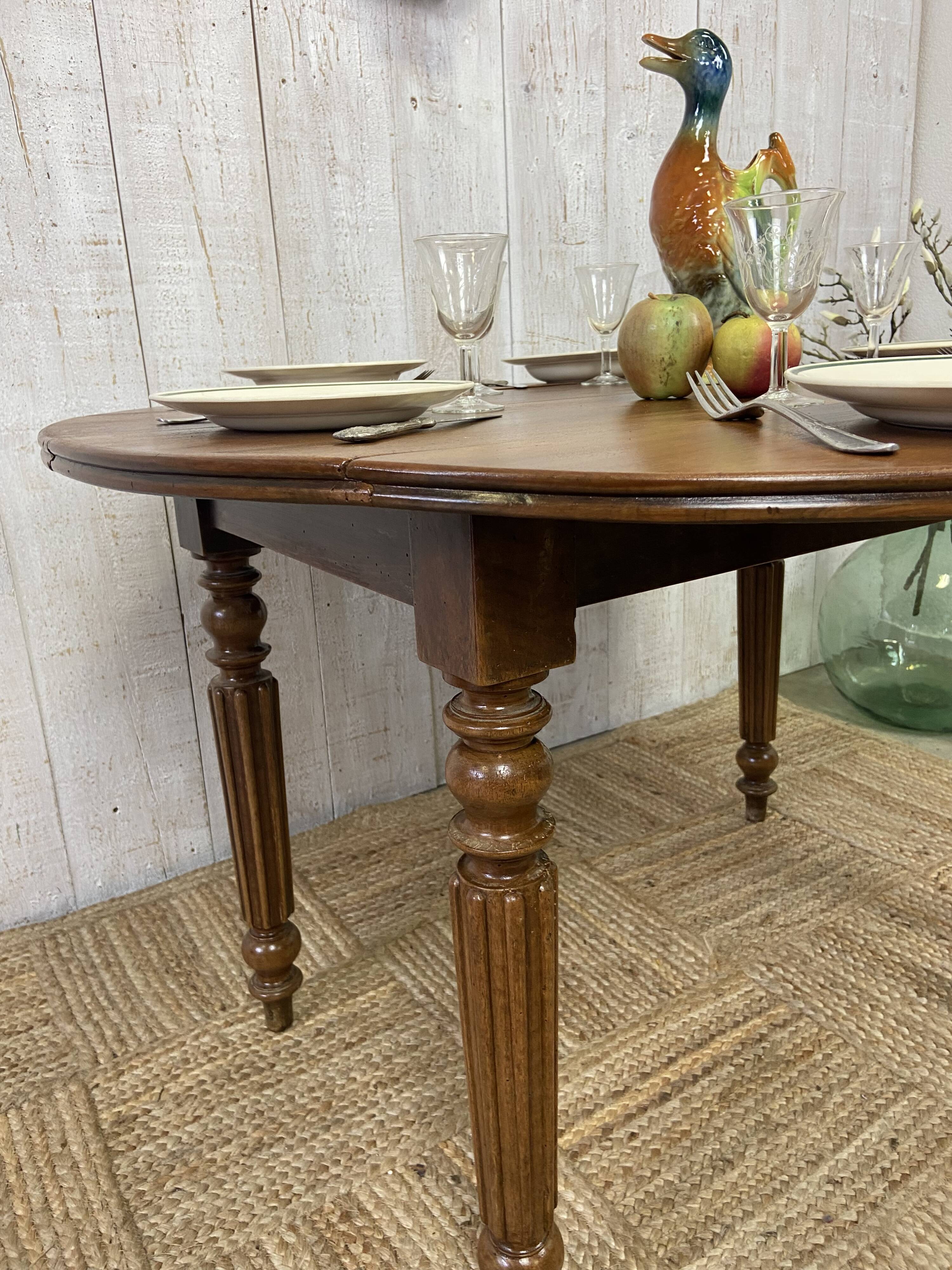 Country-style drop-leaf table