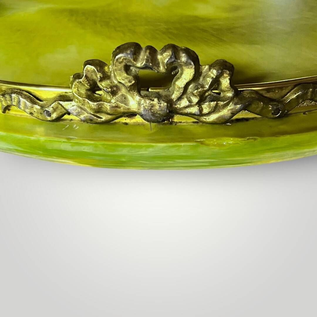 Vintage side table in green resin and gilded cast iron - boudoir spirit