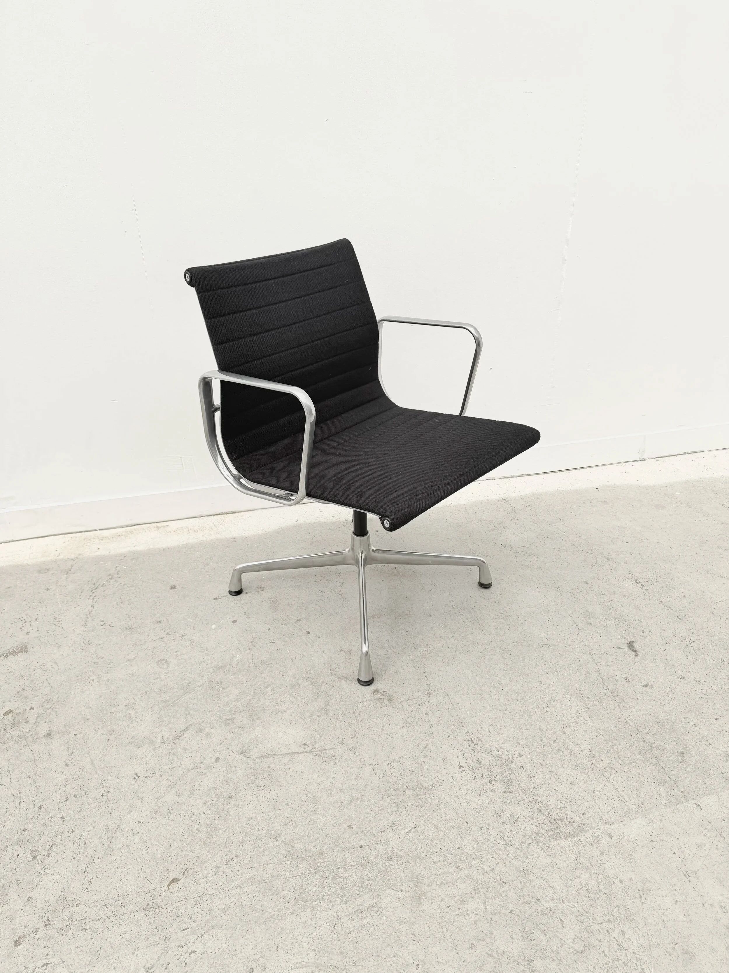 Office chair "EA 108" by Charles & Ray Eames for Vitra, 2001