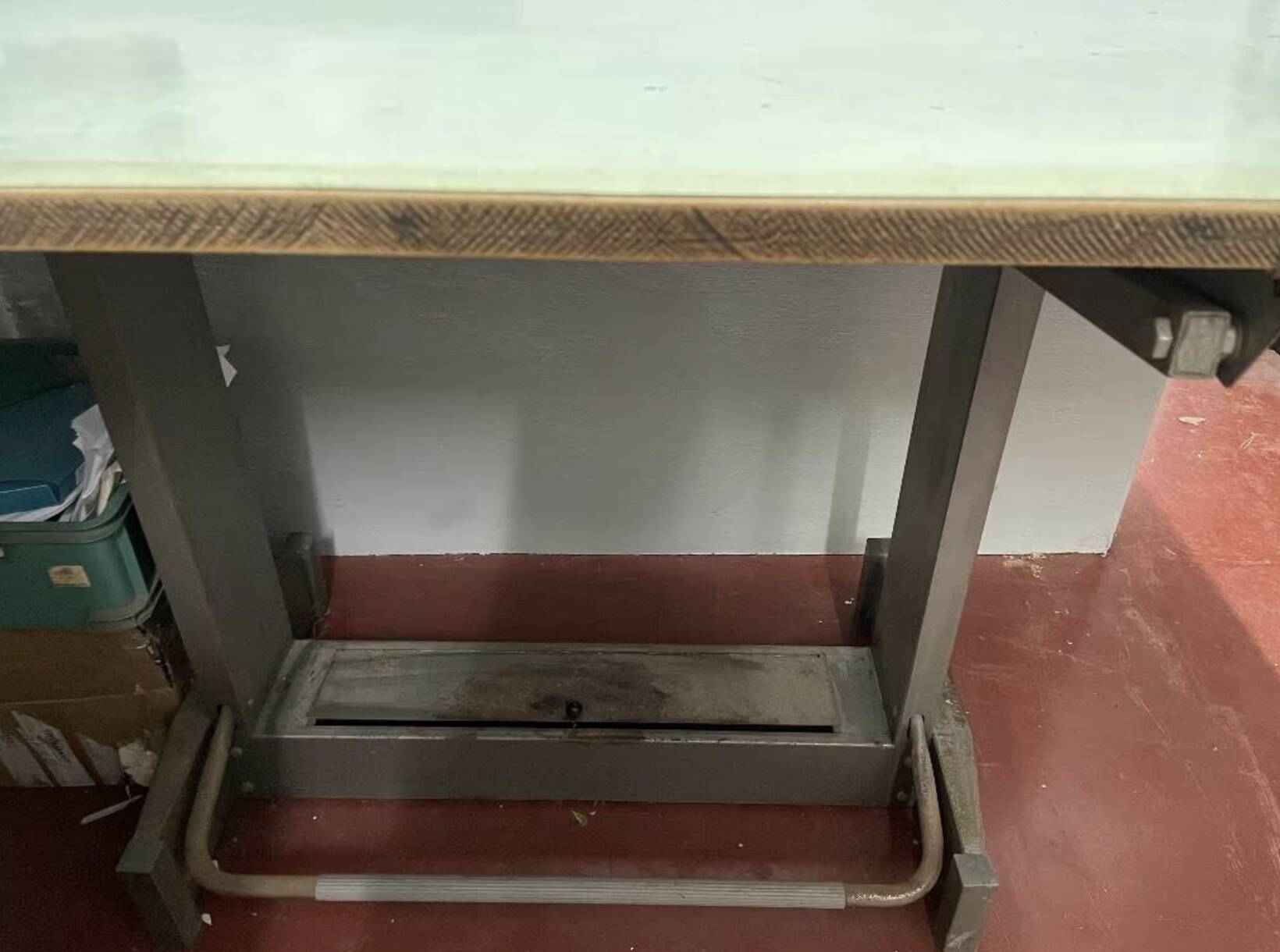 Vintage, heavy-duty ELITE Neolt Bergamo tekentafel uit Italië, met industri