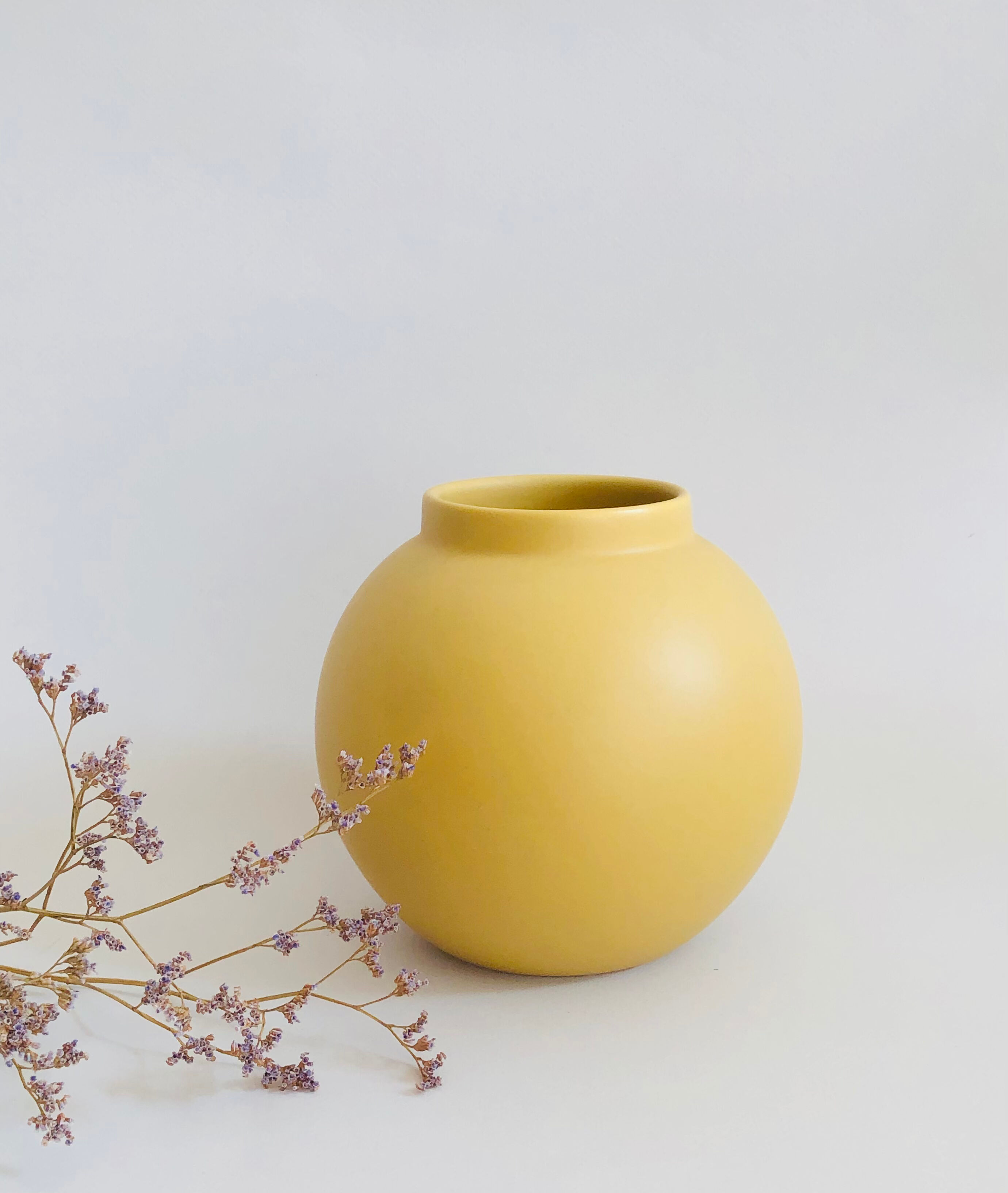 Vintage ball vase in matt ceramic H14cm