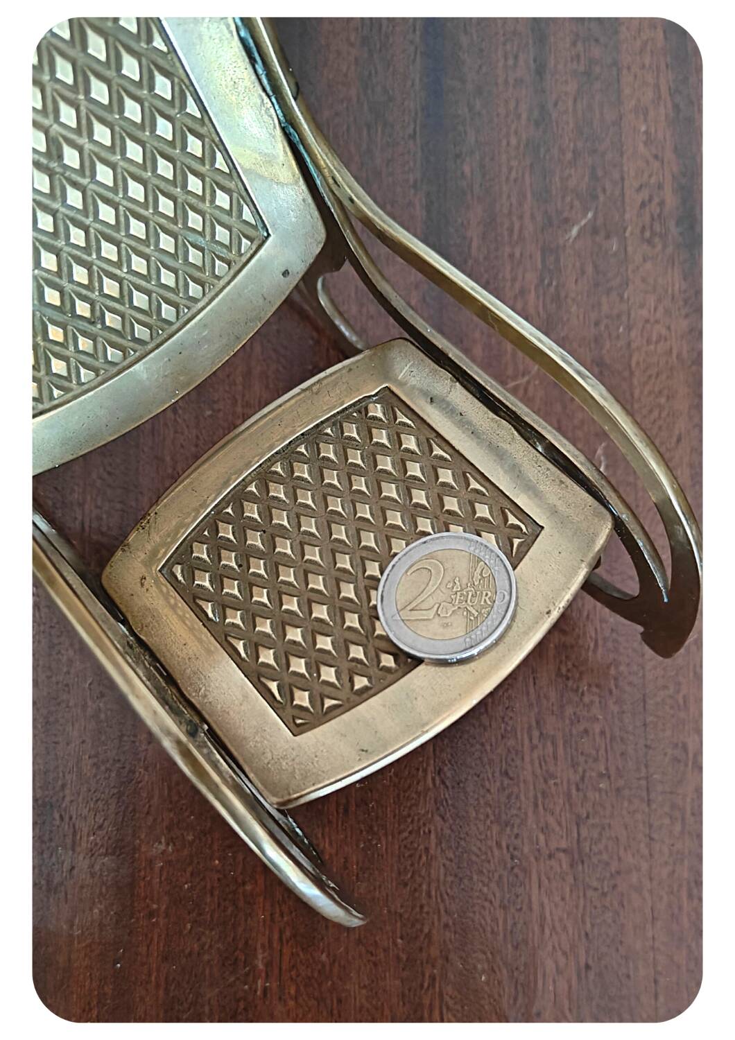 Chaise berçante en laiton vintage - grande miniature