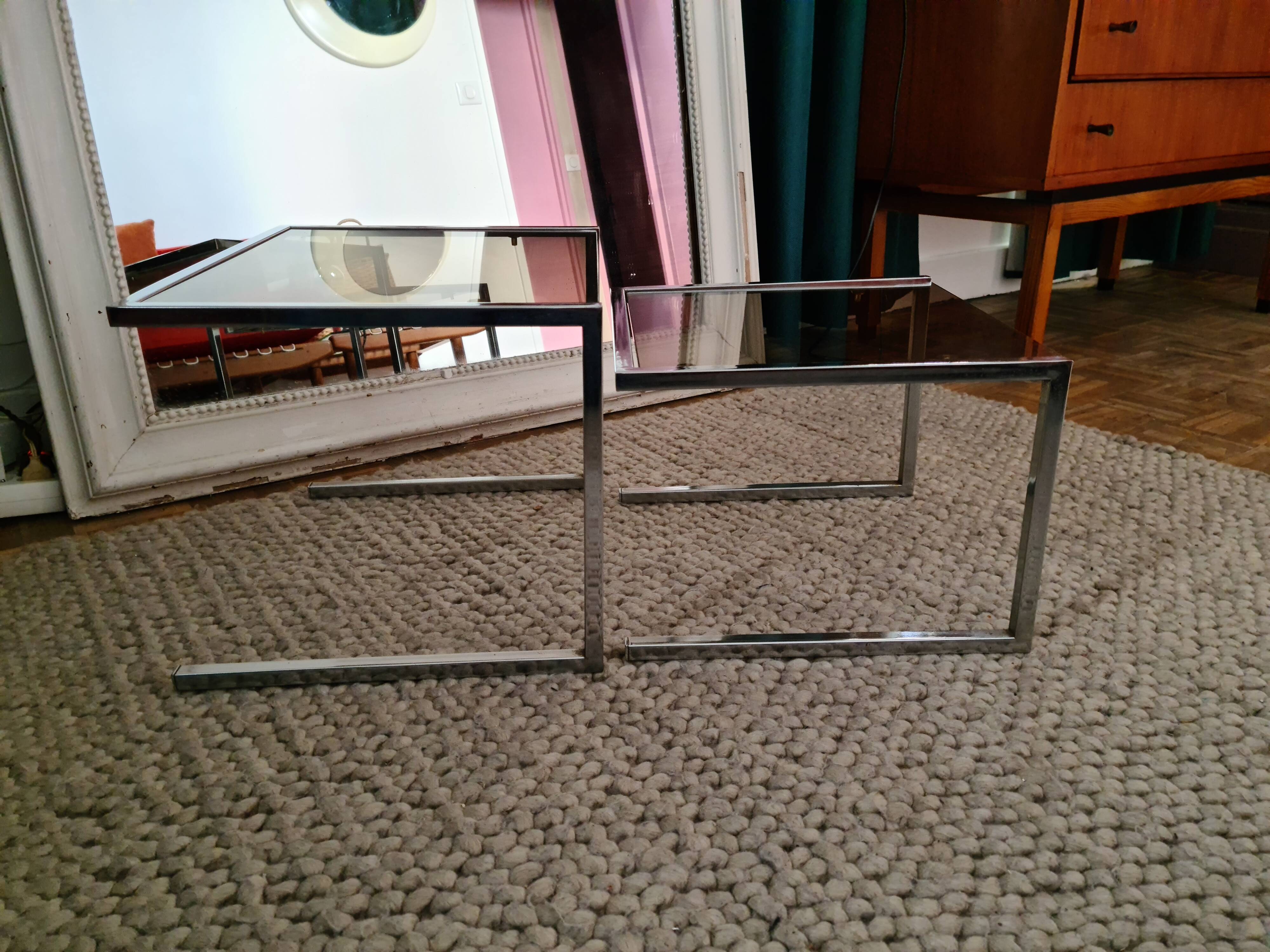 Pair of small tables gigognes