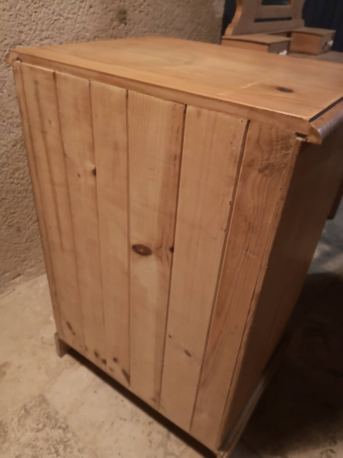 Solid pine jam maker