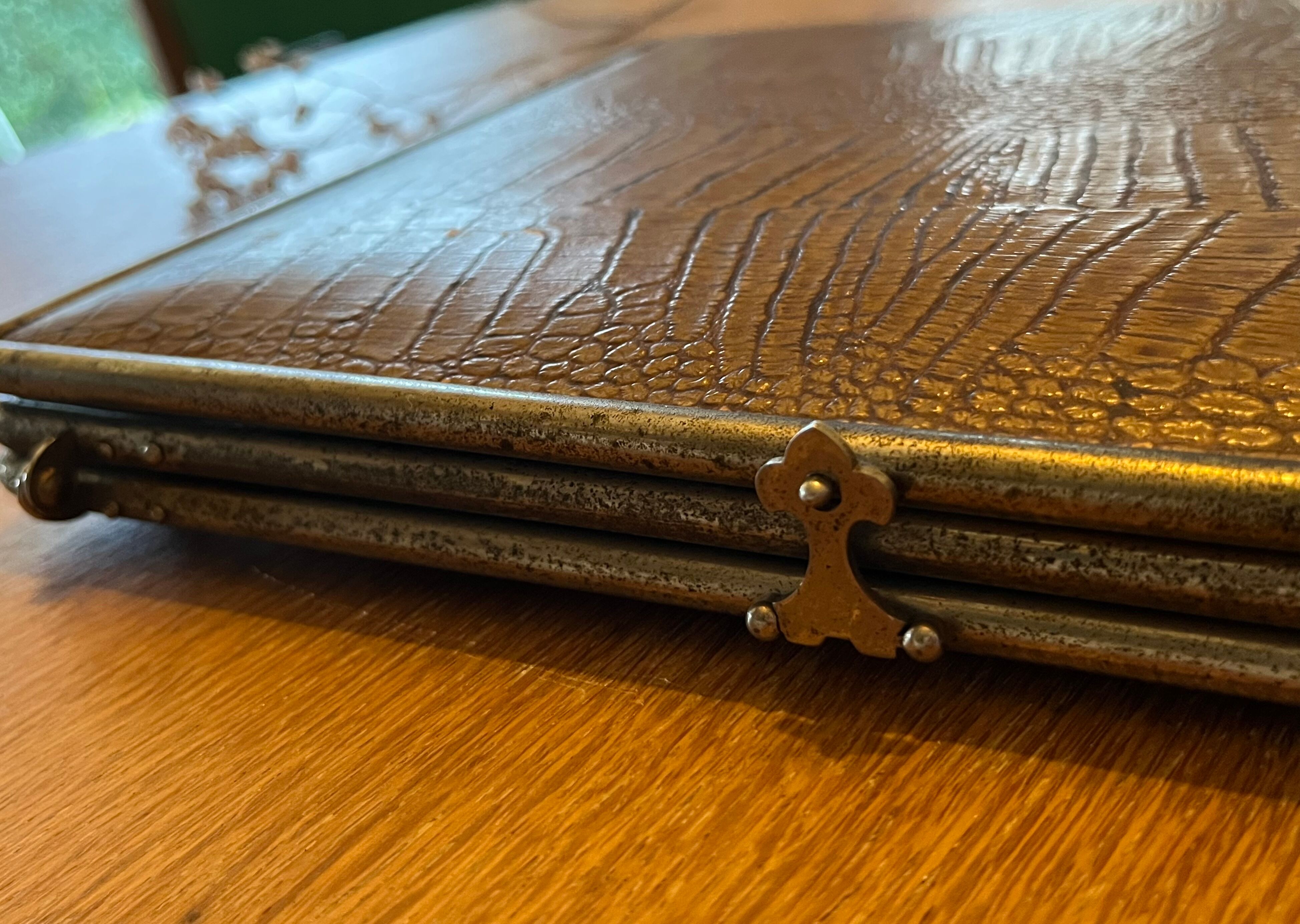 Triptych barber's mirror