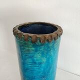 Vase rouleau à glaçure bleue signé Triki
