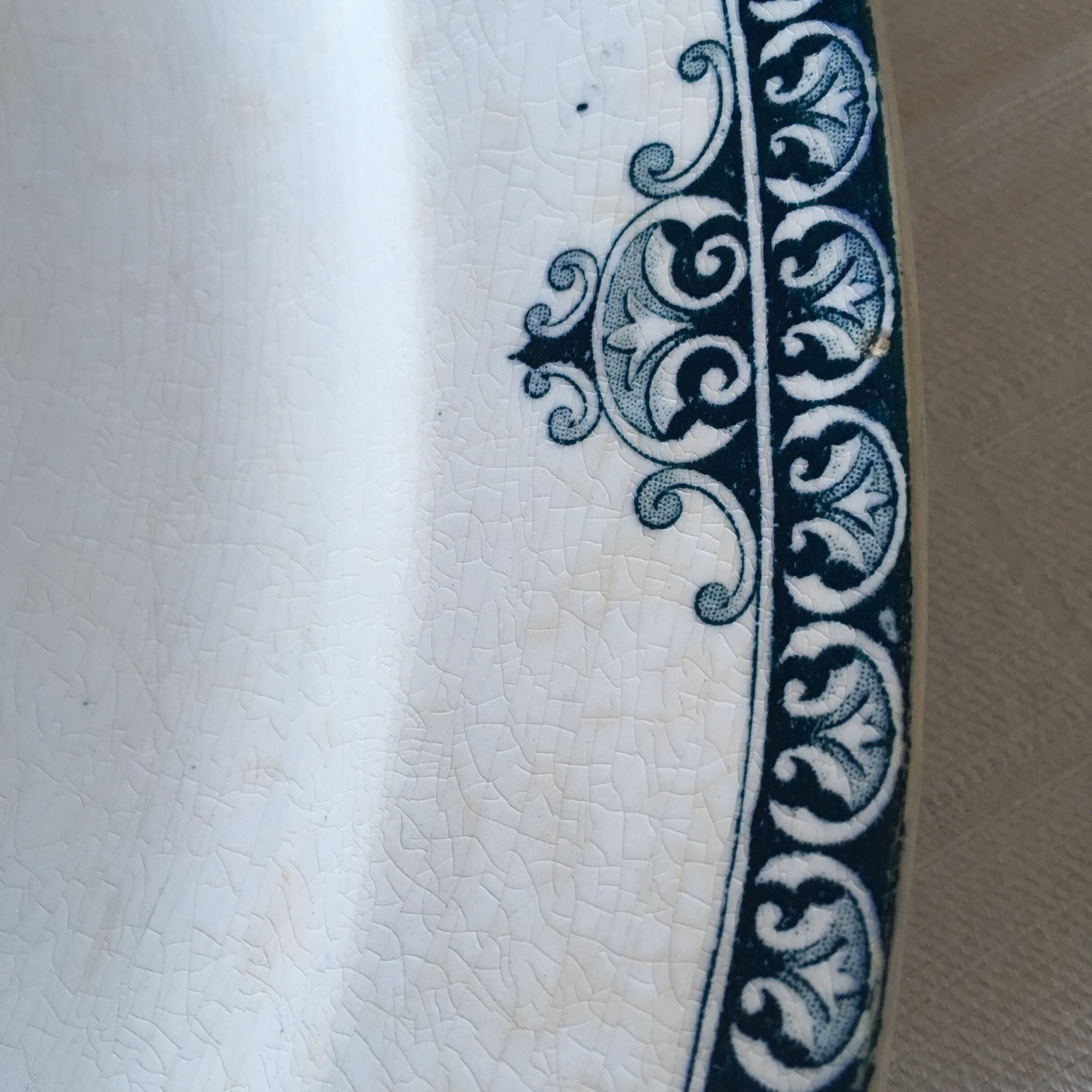 Service St-Amand earthenware dish and Hamage model Edirne