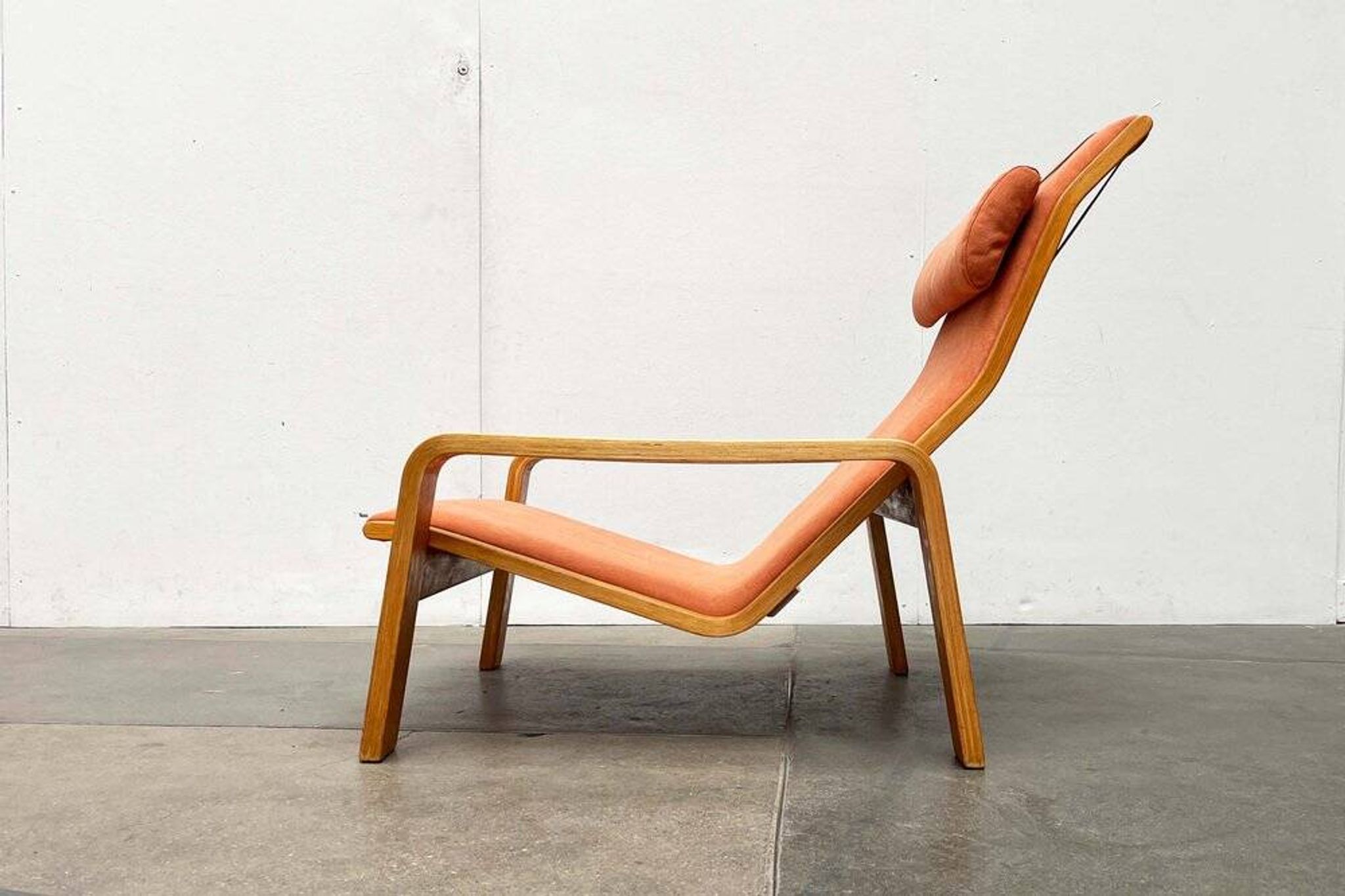 Mid-century modern Pulkka lounge chair by Ilmari Lappalainen for Asko, 1960s.