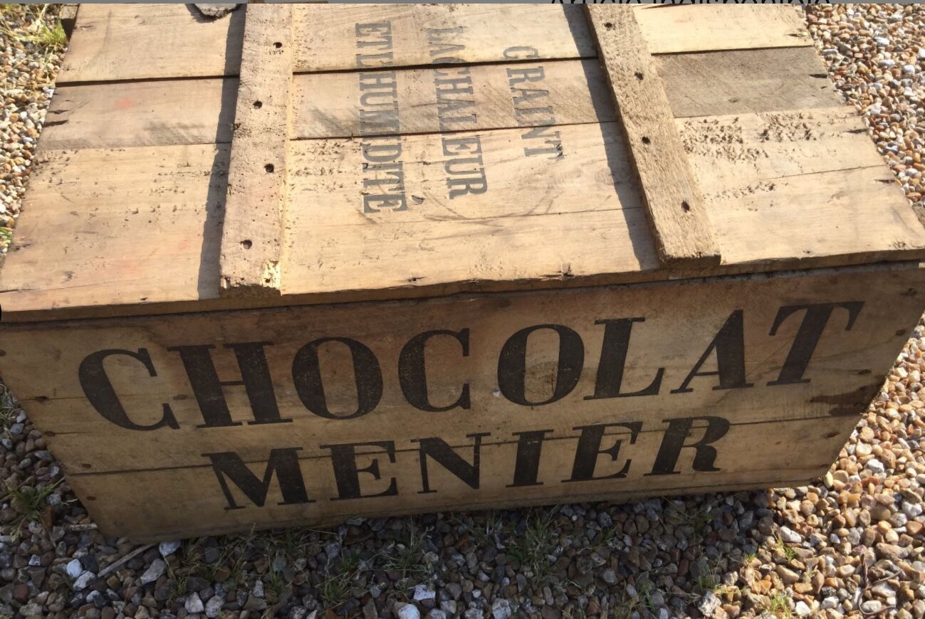 1925 menier chocolate wooden box